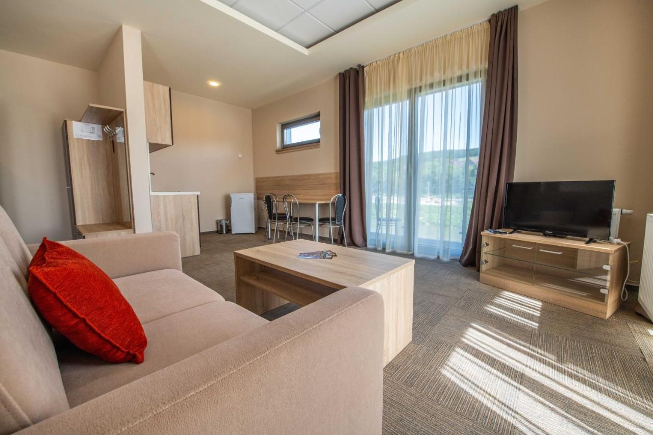 Hotel Aqua Sport*** à Púchov Extérieur photo