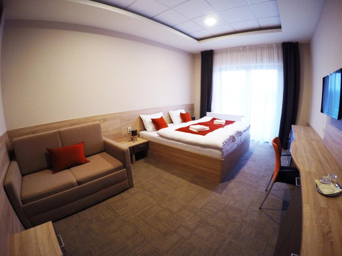 Hotel Aqua Sport*** à Púchov Extérieur photo